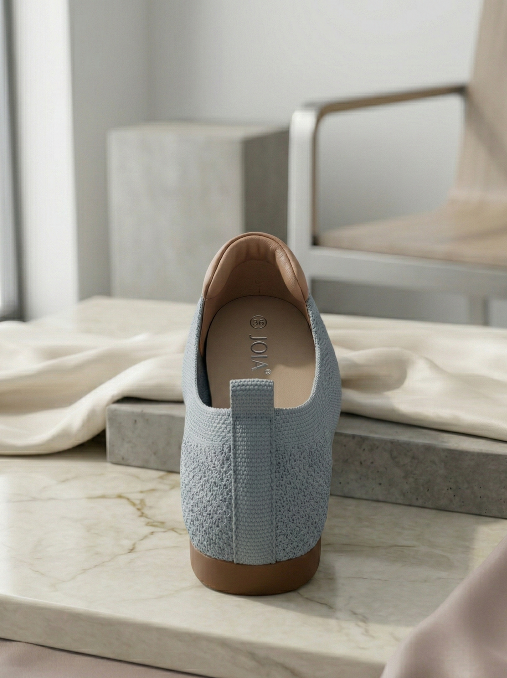 Mocassin Femme Maille Bleu Orage - Modèle Azure avec Mors Doré Cadenas.